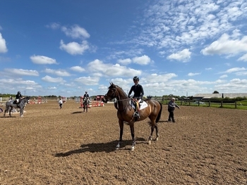 Abigail Leadbetter Dominates Nupafeed Supplements Senior Discovery Second Round at Harrogate Riding Centre
